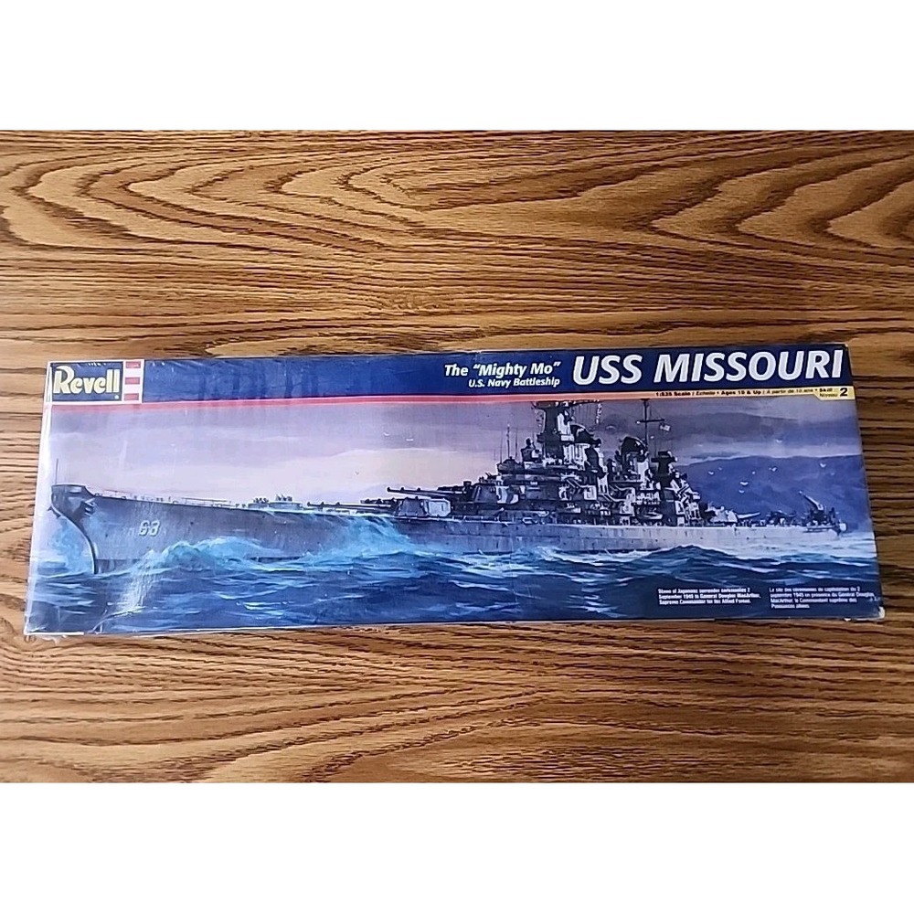 Vintage Revell U.S. Navy Battleship U.S.S. Missouri 1:535 Scale Plastic Model
